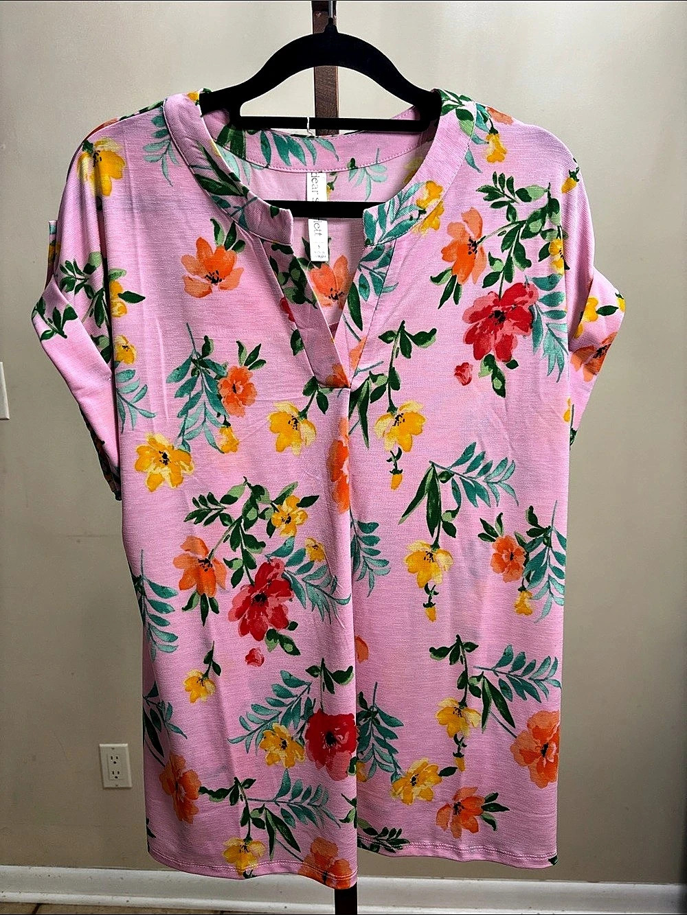 Dear Scarlett Floral Pink Split-Neck Blouse